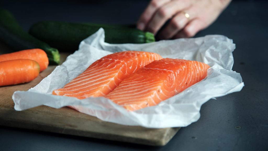 12 alimentos que debes evitar durante el embarazo pescado crudo