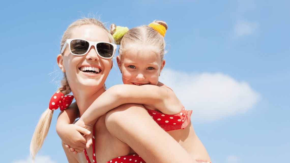 trajes de baños para mamá e hija combinar en verano 2021