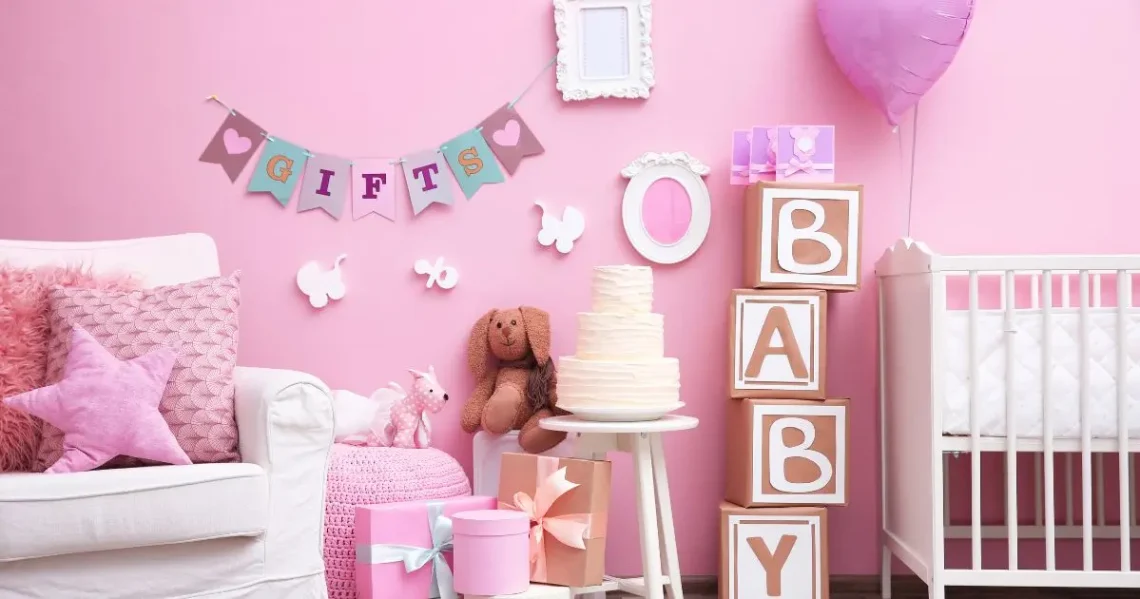 escenario decorado en rosado para fiesta de baby shower para niña